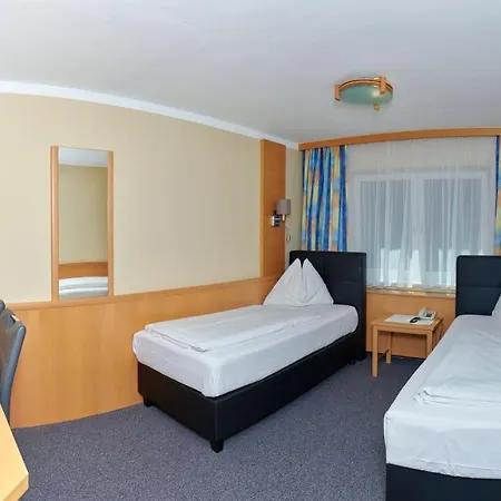 Hotel Ganslhof - Adults Only 3*